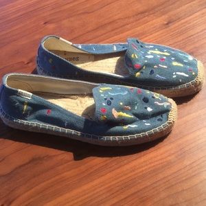 SALE! Denim embroidered Soludos